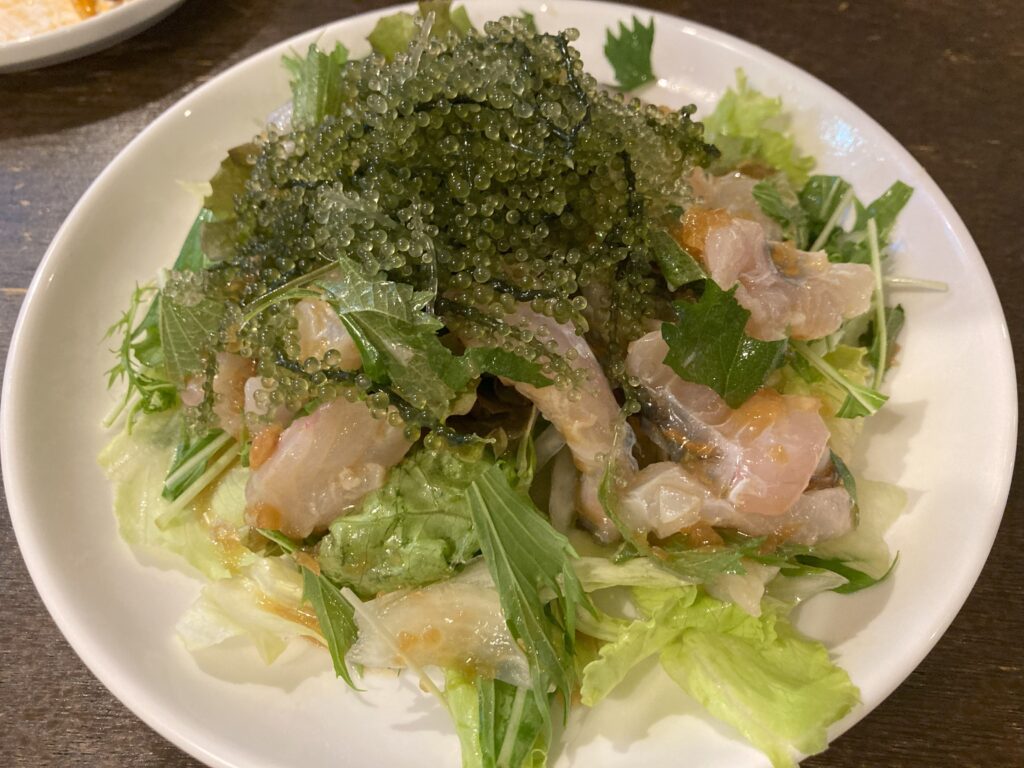 海ブドウ海鮮サラダ