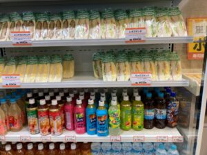 沖縄独特の飲み物もあった那覇空港のペットボトル飲料